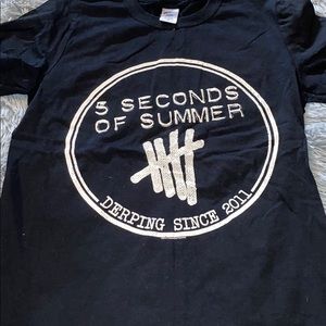 5SOS Tour tee
